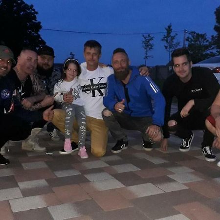 Szerencsecsillag Vendeghaz Ξενοδοχείο Kiskoros Εξωτερικό φωτογραφία